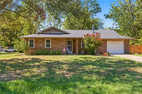 1001 N Gertrude Ave, Wagoner, OK 74467