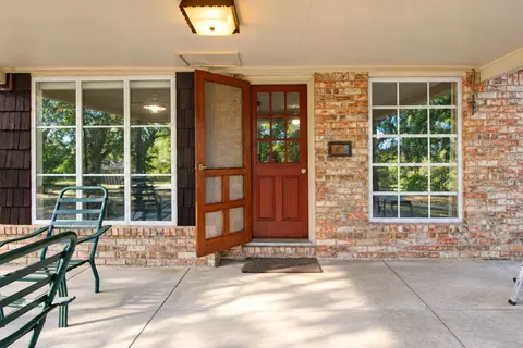 Exterior - 1908 E 20 St, Okmulgee, OK 74447 photo 7 of 9