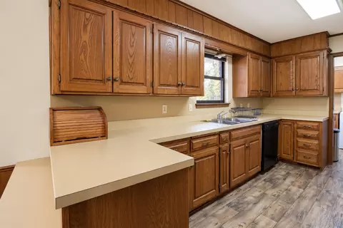 Kitchen - 1908 E 20 St, Okmulgee, OK 74447 photo 3 of 4