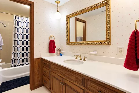 Bath - 1908 E 20 St, Okmulgee, OK 74447 photo 4 of 5