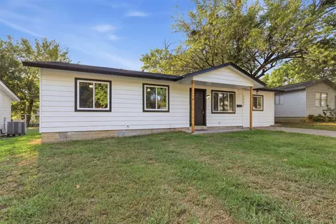 2332 S Poplar St, Sapulpa, OK 74066