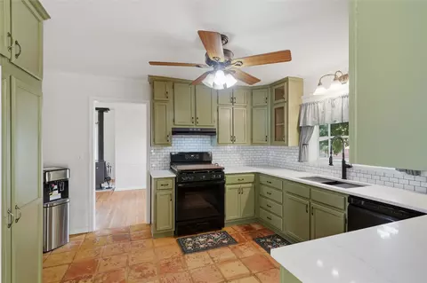 Kitchen - 5763 E 24th St, Tulsa, OK 74114 photo 4 of 5