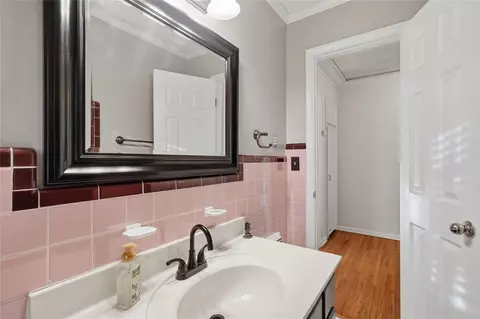 Bath - 5763 E 24th St, Tulsa, OK 74114 photo 3 of 3