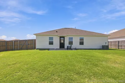 Exterior - 29325 E 79th Pl S, Broken Arrow, OK 74014 photo 3 of 3