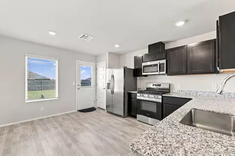 Kitchen - 29325 E 79th Pl S, Broken Arrow, OK 74014 photo 1 of 3
