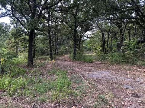 466 N Creek Ln, Mannford, OK 74044