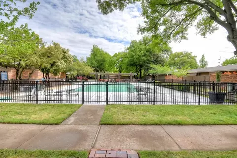Exterior - 2112 E 59th Street B6, Tulsa, OK 74105 photo 18 of 18