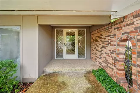 Entry Way - 2112 E 59th Street B6, Tulsa, OK 74105 photo 1 of 2