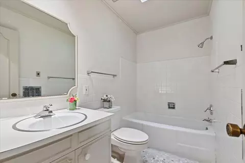 Bath - 2112 E 59th Street B6, Tulsa, OK 74105 photo 3 of 4