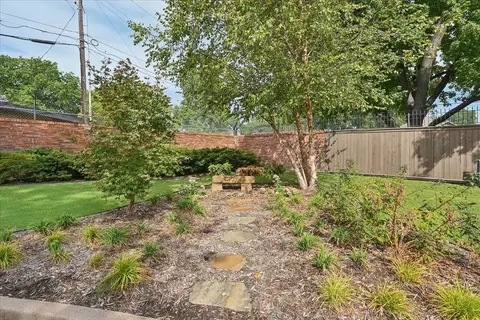 Exterior - 2112 E 59th Street B6, Tulsa, OK 74105 photo 13 of 18