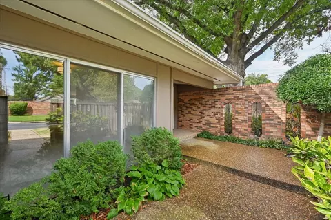 Exterior - 2112 E 59th Street B6, Tulsa, OK 74105 photo 7 of 18