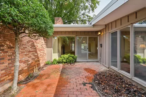 Exterior - 2112 E 59th Street B6, Tulsa, OK 74105 photo 9 of 18