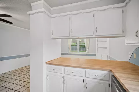 Kitchen - 903 Holmes, Cushing, OK 74023 photo 2 of 2