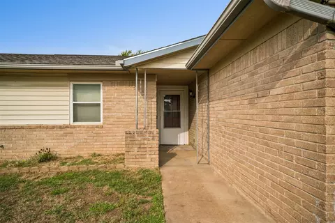 Other - 903 Holmes, Cushing, OK 74023 photo 1 of 11