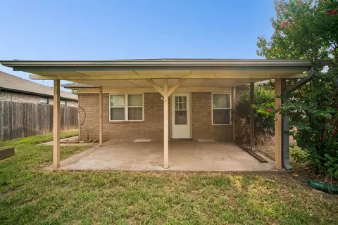 Exterior - 903 Holmes, Cushing, OK 74023 photo 3 of 5