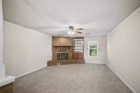 Living - 903 Holmes, Cushing, OK 74023 photo 1 of 5