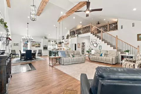 Living - 414453 E 1074, Checotah, OK 74426 photo 3 of 3