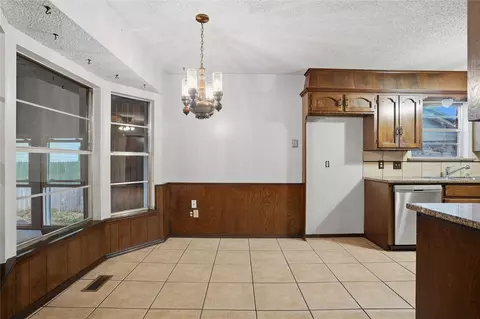 Dining - 9634 E 26th Pl, Tulsa, OK 74129 photo 1 of 1