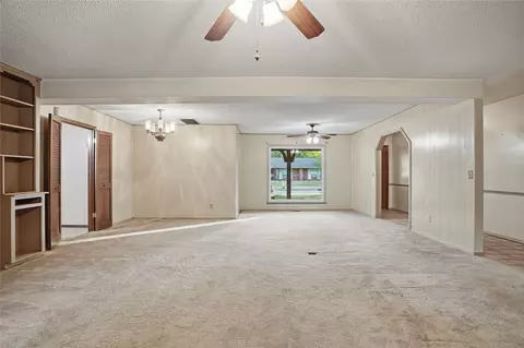 Living - 9634 E 26th Pl, Tulsa, OK 74129 photo 8 of 10