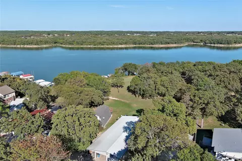 4410 Lakeshore, Kingston, OK 73439