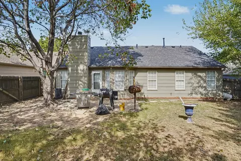 Exterior - 8810 E 95th St, Tulsa, OK 74133 photo 3 of 3