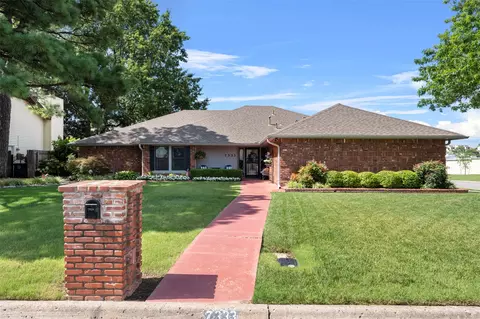 Exterior - 7333 E 63rd St, Tulsa, OK 74133 photo 2 of 11