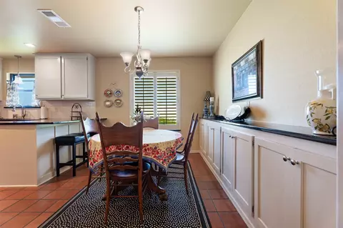 Dining - 7333 E 63rd St, Tulsa, OK 74133 photo 4 of 4