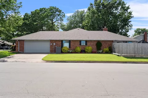 Exterior - 7333 E 63rd St, Tulsa, OK 74133 photo 3 of 11