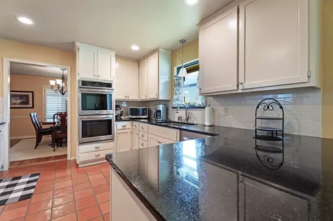Kitchen - 7333 E 63rd St, Tulsa, OK 74133 photo 2 of 4