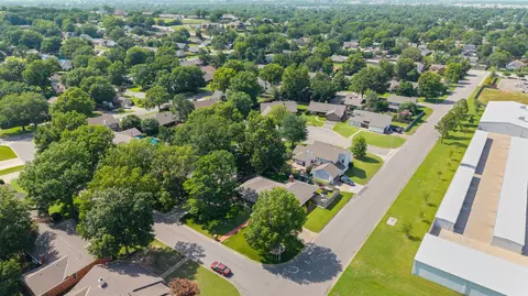 View/Area - 7333 E 63rd St, Tulsa, OK 74133 photo 4 of 5
