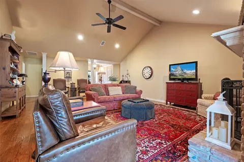 Living - 7333 E 63rd St, Tulsa, OK 74133 photo 2 of 4