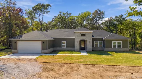 28804 S Meadow Rd, Catoosa, OK 74015