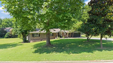 Exterior - 1014 S Sycamore Dr, Grove, OK 74344 photo 8 of 10