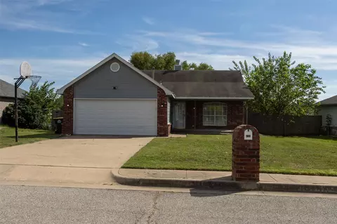 616 W Dogwood St, Coweta, OK 74429