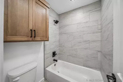 Bath - 800 W 6th, Ada, OK 74820 photo 4 of 4