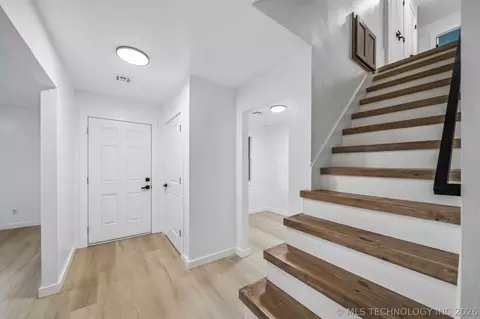 Entry Way - 800 W 6th, Ada, OK 74820 photo 1 of 2