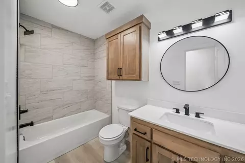 Bath - 800 W 6th, Ada, OK 74820 photo 2 of 4
