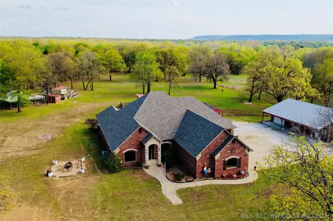 12619 E 233 Rd S, Webbers Falls, OK 74470