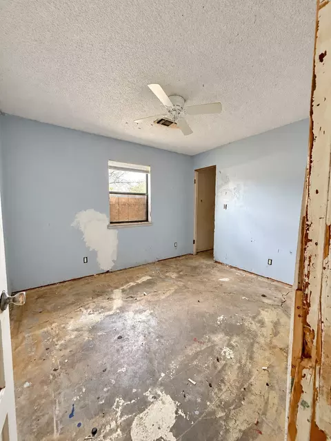 Bedroom - 1008 E Graham Ave, Pryor, OK 74361 photo 1 of 3