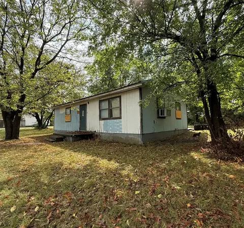 Exterior - 1008 E Graham Ave, Pryor, OK 74361 photo 2 of 4