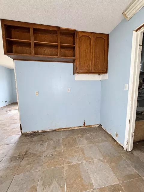 Kitchen - 1008 E Graham Ave, Pryor, OK 74361 photo 3 of 3