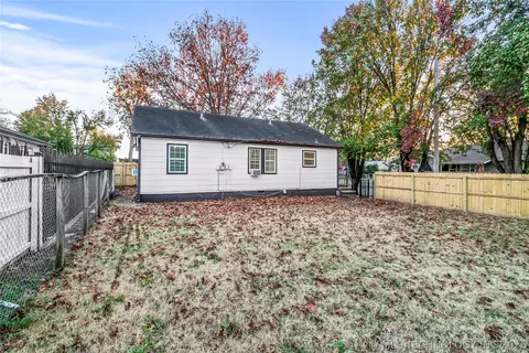 Exterior - 2503 E 8th St, Tulsa, OK 74104 photo 6 of 6