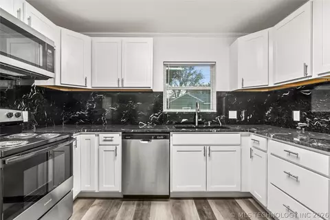 Kitchen - 2503 E 8th St, Tulsa, OK 74104 photo 2 of 5