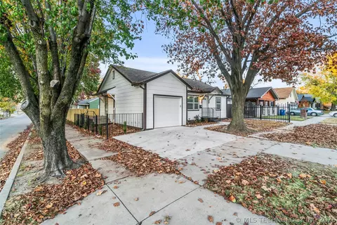Exterior - 2503 E 8th St, Tulsa, OK 74104 photo 3 of 6