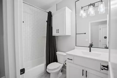 Bath - 7121 E Queens St, Broken Arrow, OK 74014 photo 6 of 8