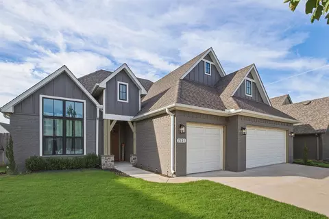 Exterior - 7121 E Queens St, Broken Arrow, OK 74014 photo 2 of 7