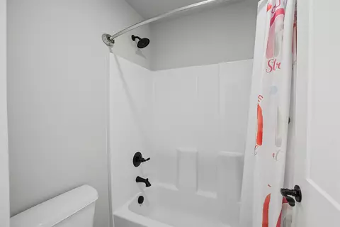 Bath - 7121 E Queens St, Broken Arrow, OK 74014 photo 8 of 8