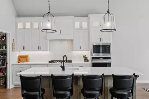 Kitchen - 7121 E Queens St, Broken Arrow, OK 74014 photo 1 of 6