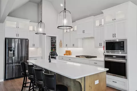 Kitchen - 7121 E Queens St, Broken Arrow, OK 74014 photo 3 of 6