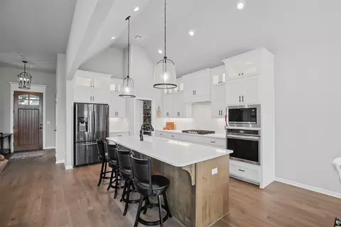 Kitchen - 7121 E Queens St, Broken Arrow, OK 74014 photo 2 of 6